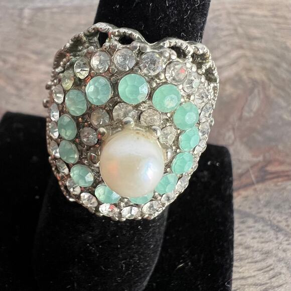 Seafoam green & rhinestone studded faux pearl adjustable cocktail ring size 8.5 - Picture 2 of 7